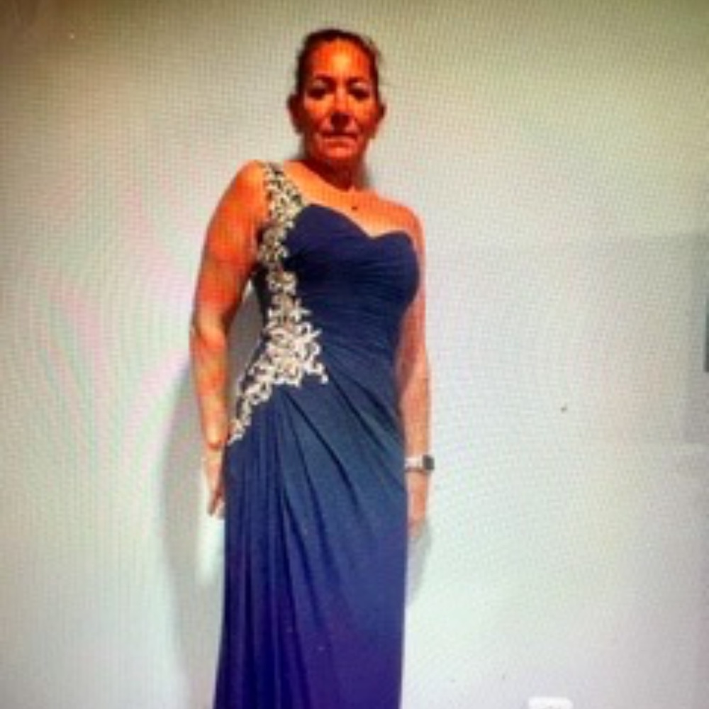 Women's Cachet Navy/Gold Evening Gown Size 6